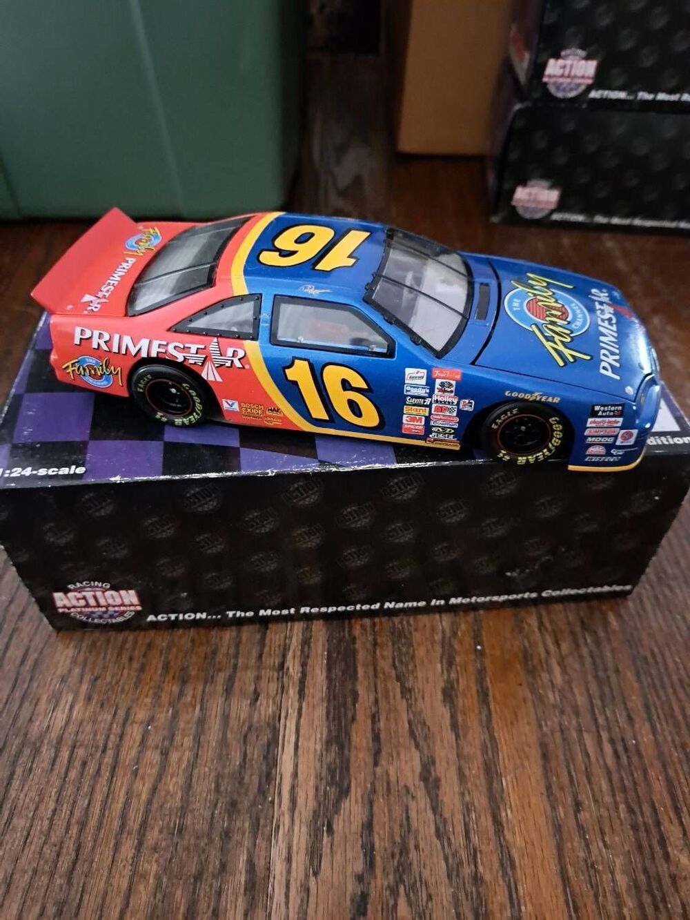 Vintage 96 Action Platinum Collectibles Musgrave Family Channel Nascar Die Cast